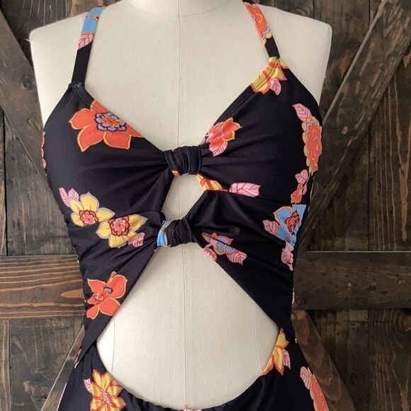 ModCloth sophia one piece black retro swimsuit - Picture 7 of 13